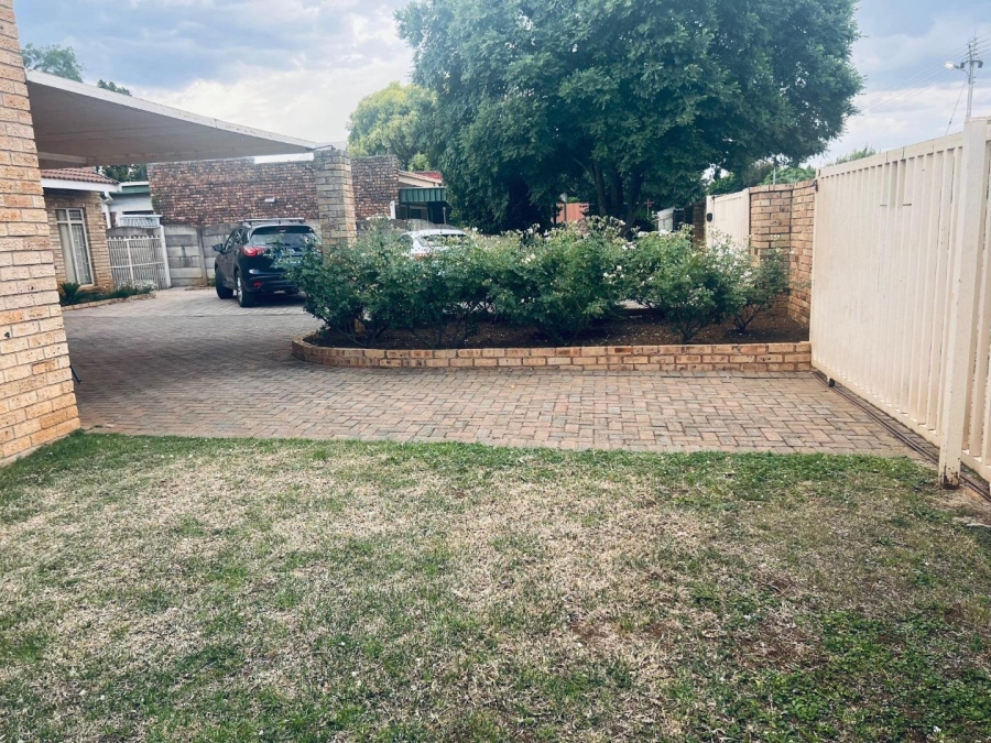 5 Bedroom Property for Sale in Potchefstroom South North West